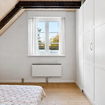 Emanuela - 800m From The Sea By Interhome Feriehus